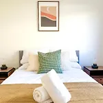 Convenient 2Br In Marrickville