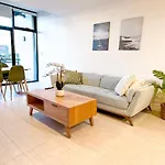 Convenient 2Br In Marrickville