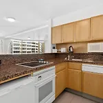 One Bedroom In The Rocks 1601 Self Catering