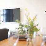 Stunning 2 Bedroom Apt In Wentworth Point