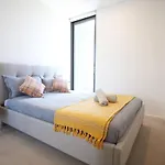 Stunning 2 Bedroom Apt In Wentworth Point