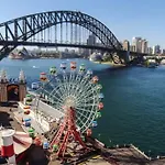 North Sydney 2 Bedroom - Pool Parking Gym Spa Sleeps 6