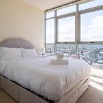 Burwood 1Bedroom Apartment Next To Station