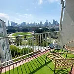 Sunny Studio And The Best View Of The City, Glebe