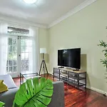 Spacious 3 Bedroom House Paddington 2 E-Bikes Included
