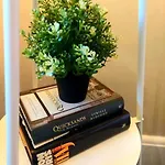 Perfect And Modern Studio, Broadway-Chippendale