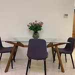 Superior Putney Studio, Short Drive To Parklands And Olympic