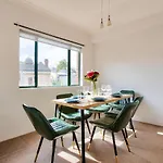 Cozy 2 Bedroom Apartment Surry Hills