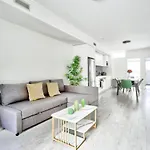 Superb 3 Bedroom Apartment Surry Hills
