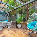Crows Nest Gem - With Parking
