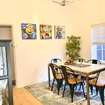 Lux 4Br Straithfield House Close 2 Airport/City