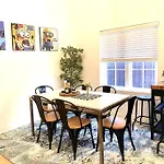 Lux 4Br Straithfield House Close 2 Airport/City
