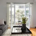 Boutique Studio Apartment In Heritage Home