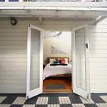 Coastal Penthouse At Coogee Beach