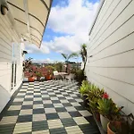 Coastal Penthouse At Coogee Beach