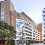 One Bedroom Unit At Sydney Best Location