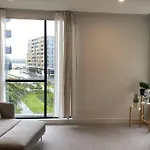 Cozy 2 Bedroom Apartment In Wentworth Point W Parking