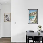 2Br Apt In Strathfield Sleeps 6