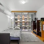 Spacious & Comfy Apt For 6 Next To Darling Harbour