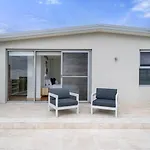 \'Starlight\' A Slice Of The Hollywood Hills In Bexley