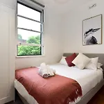 Sunny Apartment In Surry Hills