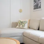 2 Bedroom Apartment In Trendy Potts Point