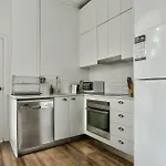 Spacious 3 Bedroom House City Centre Millers Point 2 E-Bikes Included