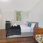 Budget 1 Bed Private Studio Close To Ashfield Station