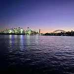 Stylish, Sunny & Spacious 2 Bedroom Apartment, Mosman