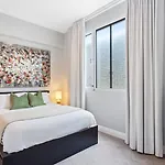 Potts Point L 2 Bedroom Stylish Retreat