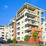 Parramatta New 2Bedroom Apt Close To Trainshoping