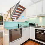 Sunshine Loft With Balcony By Sydney Dreams