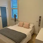 Paddington House Beautiful 2 Bedroom Terrace