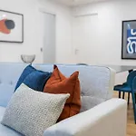 Blue Nest 2B2B Modern Apt Sydney