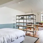 Spacious Studio Apt Darlinghurst