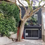 Spacious Studio Apt Darlinghurst
