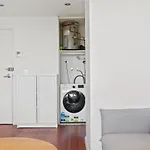 Prime Location 2-Bed Apartment With Parking