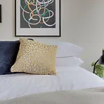Cute Heritage Home With Balcony Close To The City