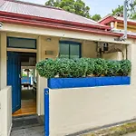 Elegant 1-Bed With Study By Balmain Wharf