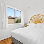 Bondi 2-Bed Apartment With Awesome Sunrise Views