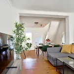 Delightful 2 Bedroom House Pyrmont 2 E-Bikes Included