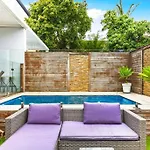 Convenient 4Br With Private Pool Close To Airport