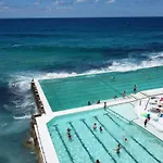 Stylish & Cozy Beach Studio, 5Min Walk To Bondi Beach