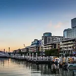 A Cozy Apt For 6 Right Next To Darling Harbour