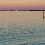 Stay And Sea!