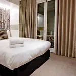 3 Storey House Walk To Fox Studios Scg & City