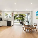 Stylish Manly Apartment With Harbour Views