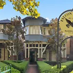 Falcon Lodge