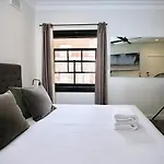 Lux & Quiet Apartment In, Potts Point