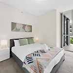 Aircabin - Mascot - Walk To Station - 3 Beds Apt